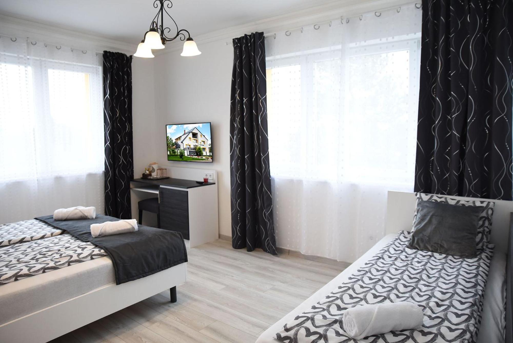 Vi-Li Panzio Bed & Breakfast Maklár Екстериор снимка